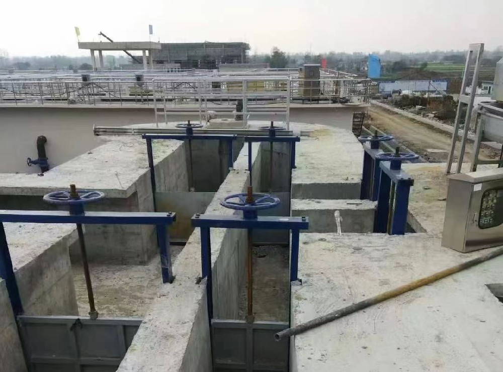 不锈钢渠道闸门安装现场